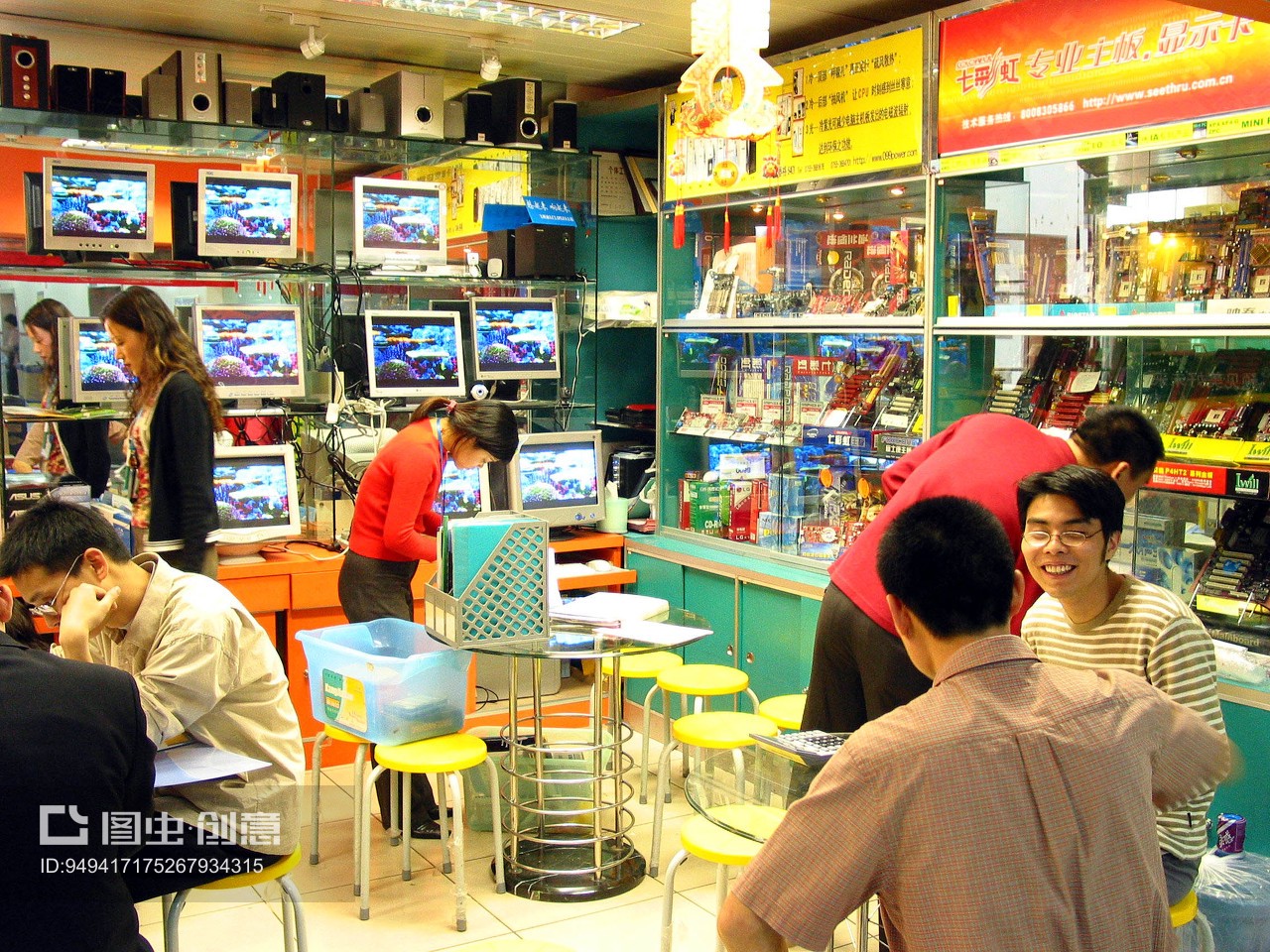 深圳赛格电子商场 显示器专卖店的电子产品销售策略